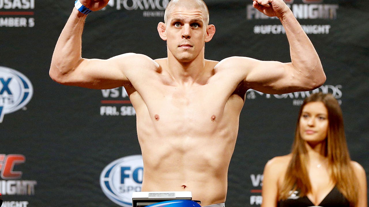 Making Weight: A First Hand Account of a Journalist Cutting Weight With a Pro